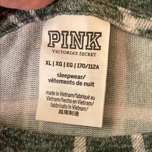 Green Plaid Women’s Sleepwear - Picture 3 of 3